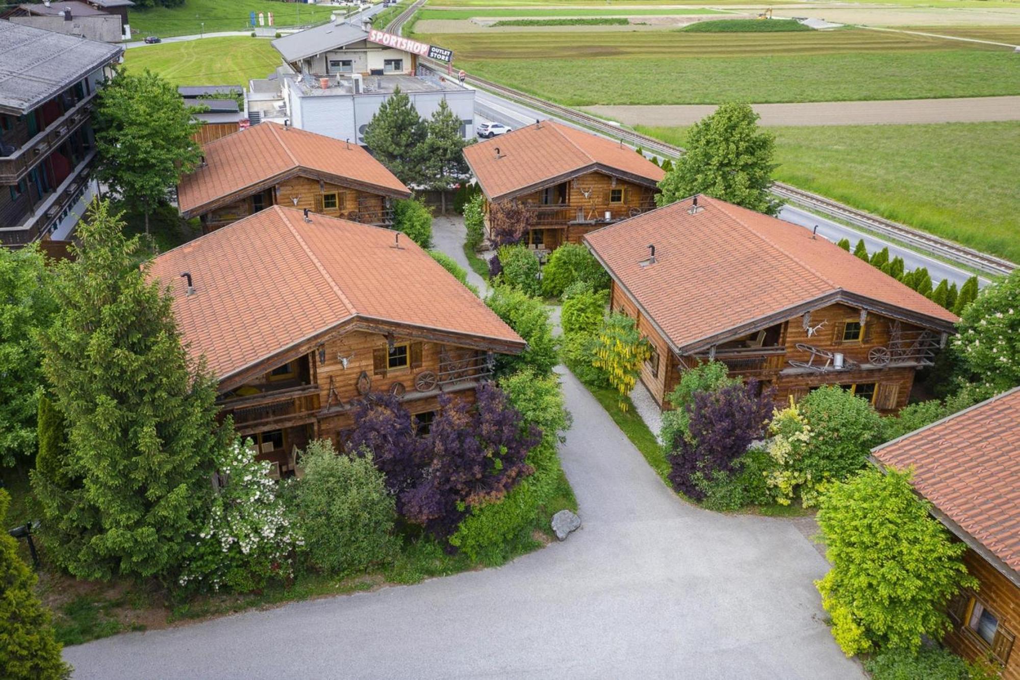 Chalets Almdorf Zillertal F Gen Fügen Exterior foto